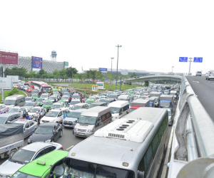 Có cầu vượt 240 tỷ, cửa ngõ Tân Sơn Nhất vẫn kẹt xe trầm trọng