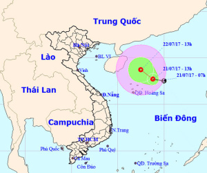 Áp thấp trên Biển Đông khiến nhiều khu vực mưa dông, lốc xoáy
