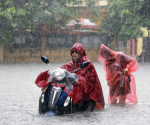 Dự báo thời tiết hôm nay (21.7): Mưa lớn, Hà Nội đối diện với cảnh ngập lụt khu vực nội thành