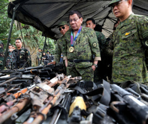 Tổng thống Philippines đích thân tới vùng chiến sự Marawi
