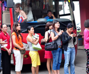 Từ vụ 17 du khách Việt Nam bị bỏ rơi ở Thái Lan: Mặt trái của tour giá rẻ!