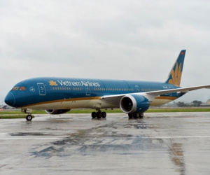 Vietnam Airlines lùi 8 chuyến bay vì bão số 3