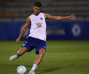 Morata gặp khó khăn khi tập buổi đầu tiên ở Chelsea