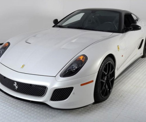 Vẻ đẹp hàng hiếm Ferrari 599 GTO rao bán 16,9 tỷ Đồng