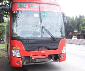 Tiền Giang: 4 xe ô tô tông liên hoàn trên QL1A