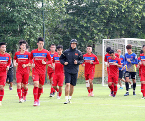 U22 Việt Nam nghỉ tập sớm vì nắng nóng