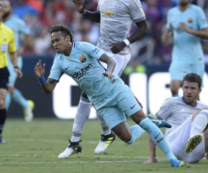 Barca hạ MU: Báo chí mê mệt với Neymar, chê dàn SAO "Quỷ đỏ"