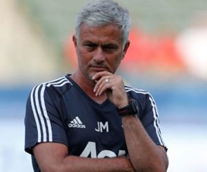Mourinho: "Tôi phải cầu xin Real để được ra đi"