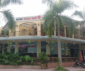 Nam thanh niên đi đòi nợ bị bắn giữa bàn nhậu