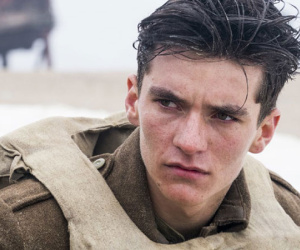 Soái ca mới của bom tấn Dunkrik hút fan chẳng kém Tom Cruise