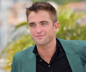 Robert Pattinson thú nhận từng đi ăn cắp tạp chí khiêu dâm để bán kiếm tiền