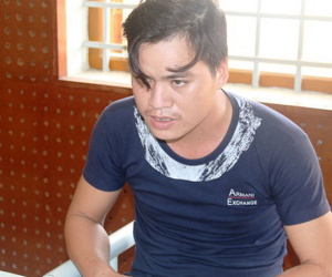 Tên cướp tông xe vào người đi đường khi chạy khỏi tiệm vàng