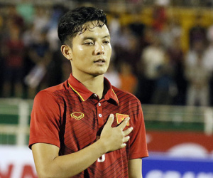 Trung vệ U22 Việt Nam bị bầu Đức đuổi đã trưởng thành