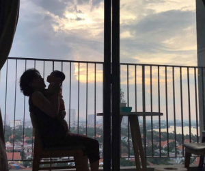 Nghẹn đắng câu chuyện vợ chở chồng đi an ủi cô bồ nhí đang đòi tự tử