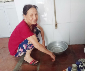 Nước sông Đà giảm áp lực, người Hà Nội lao đao vì thiếu nước sạch