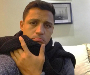 Alexis Sanchez cáo ốm, từ chối trở lại Arsenal