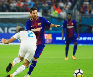Messi độc diễn siêu phẩm, Barca hạ đẹp Real trên đất Mỹ