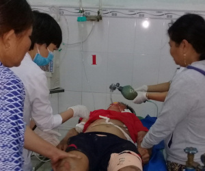 Xe tải văng bánh, tông bé trai 11 tuổi nguy kịch