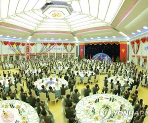 Kim Jong-un mở tiệc hoành tráng chiêu đãi các nhà khoa học tên lửa