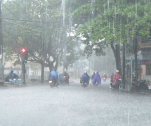 Mưa dông trên toàn miền Bắc