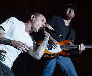 Tang lễ Chester Bennington diễn ra như buổi diễn âm nhạc