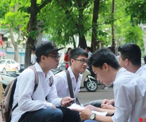 Điểm chuẩn cao kỷ lục, thí sinh sốc vì 29-30 điểm vẫn lo trượt đại học