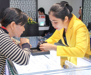 Giá vàng miếng đi xuống