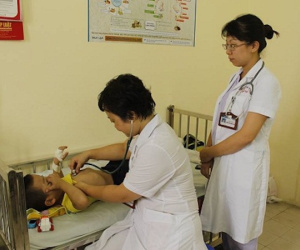 Một đêm 6 trẻ nhập viện vì sốt xuất huyết, có những trẻ bị sốc nặng