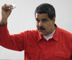 Mỹ gọi tổng thống Venezuela là "độc tài" và áp lệnh trừng phạt