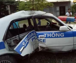 Truy đuổi xe chở ma túy, 4 công an bị thương