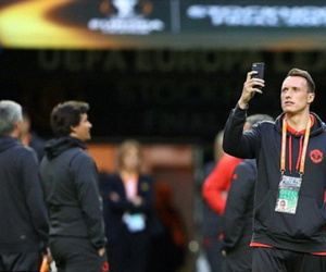 Man Utd tuyên bố kháng án treo giò của Phil Jones