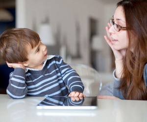 Muốn trẻ nghe lời răm rắp, bố mẹ cần biết đến phương pháp "nhại" lại