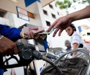 Xăng dầu tăng giá, Petrolimex thu về hơn 400 tỷ đồng mỗi ngày