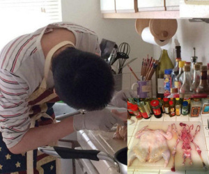 Yêu trai học ngành y, cô gái muối mặt nhìn thành quả gà rút xương nguyên con của người yêu