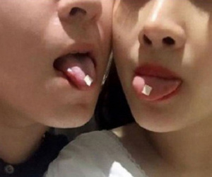 Cảnh giác với ma túy "muối tắm", "cỏ Mỹ" tấn công giới trẻ Việt