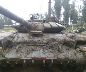 Tai nạn hy hữu: Xe tăng T-72B3 uống no nước khi tập vượt sông
