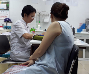 Trầm cảm, li dị vì tuổi thai "lớn" hơn 2 tuần so với ngày cưới