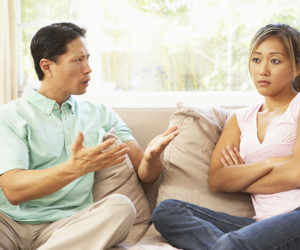 Méo mặt vì "bệnh ngôi sao" của chồng