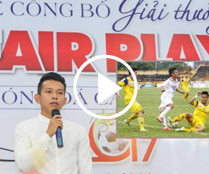 Video Cầu thủ Anh Khoa ngấn lệ khi nói về bóng đá bạo lực