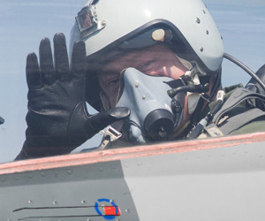 Tổng thống Ukraine bay trên MiG-29 nhân Ngày Không quân