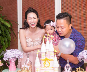 Vợ chồng Á hậu Ngô Trà My mở tiệc sinh nhật cho con gái tại khách sạn 5 sao