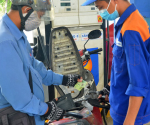 Xăng dầu cạnh tranh nửa vời