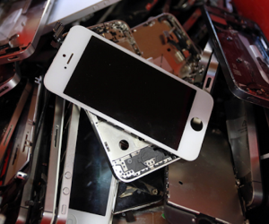 Apple và các hãng smartphone đang xem nhẹ bảo vệ môi trường