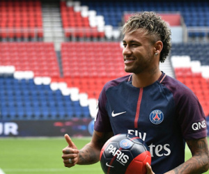 Bayern từng từ chối mua Neymar với giá rẻ giật mình