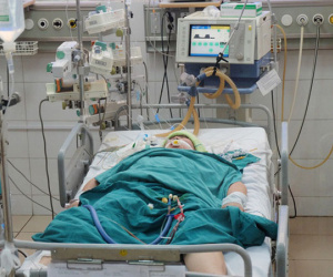 Bị biến chứng quá nặng do sốt xuất huyết, mẹ của nam sinh 15 tuổi đã qua đời