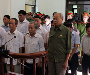 Cựu Bí thư Đồng Tâm: Đất ế, chia cho 10 cán bộ là sáng kiến