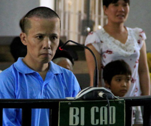 Dùng búa đánh chết vợ vì hỏi mà không trả lời
