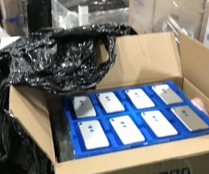 Lộ ảnh thực tế iPhone 8 khiến người dùng hoang mang