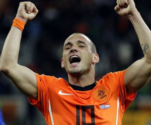 Sneijder gia nhập Nice dưới dạng tự do