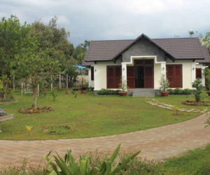 Không đập bỏ nhà vườn trái phép trên đất của Phó ban Tổ chức Tỉnh ủy